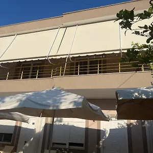 Fatos 1 -apartments Near The Appartement Vlorë
