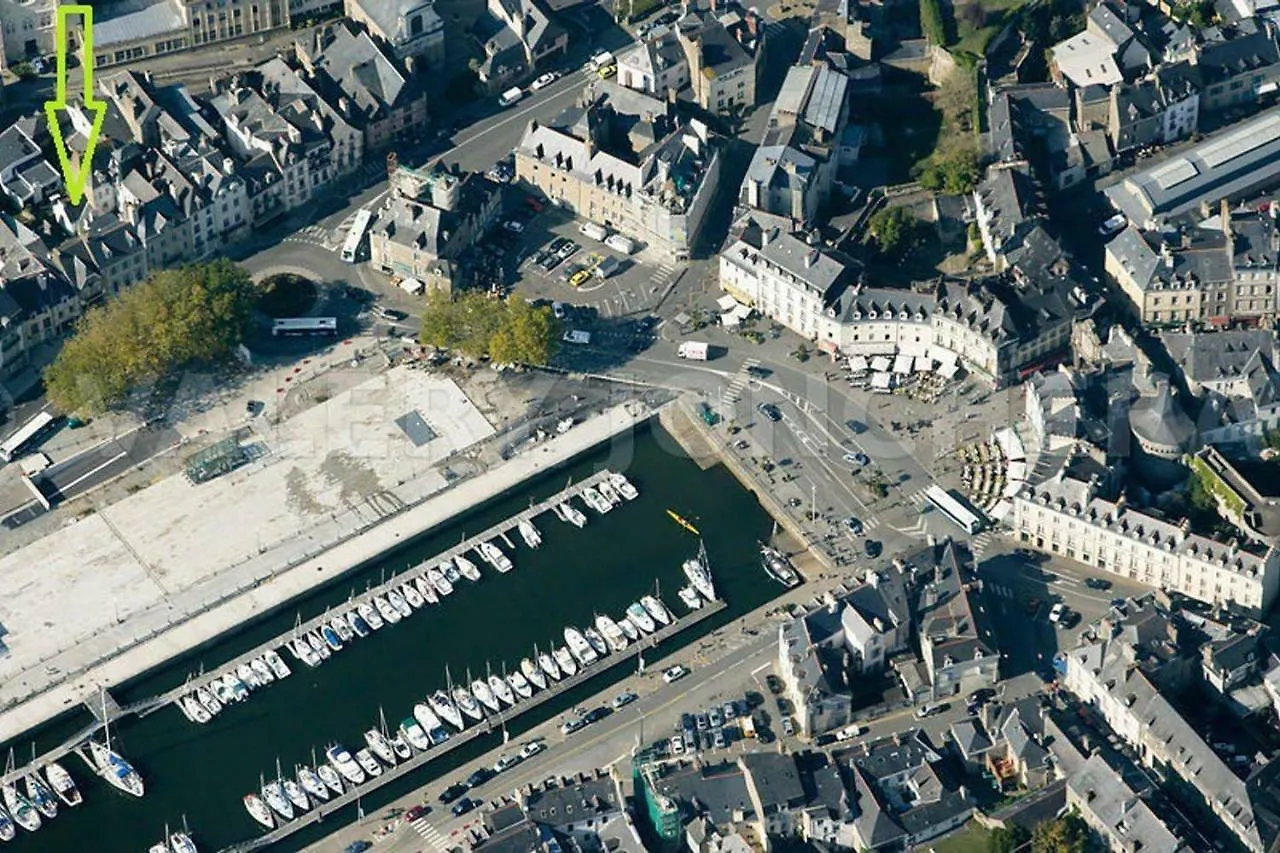 Ty Laumann Petite Maison Jardin Sur Le Port De Vannes Avec Parking Souterrain 0*,  Frankreich